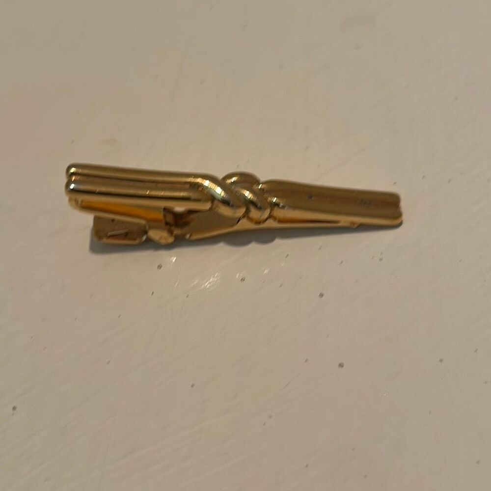 Vintage Nina Ricci Gold Tone Tie Clip Bar Twisted Knotted Elevated Basic Formal